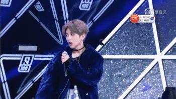 专业人士评价蔡徐坤的颜值,2018蔡徐坤正脸照片