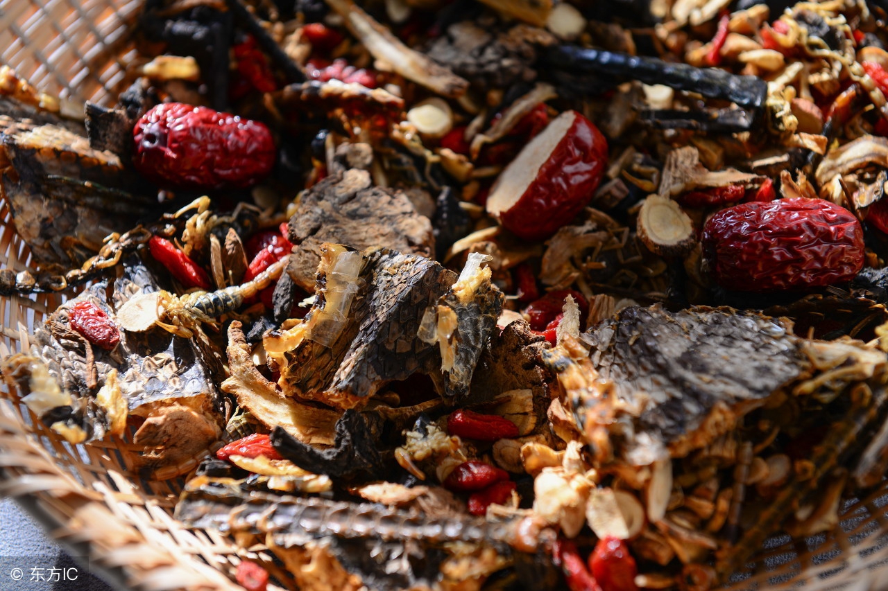 泡酒延年益寿中药方,泡酒舒筋活血祛湿最好配方