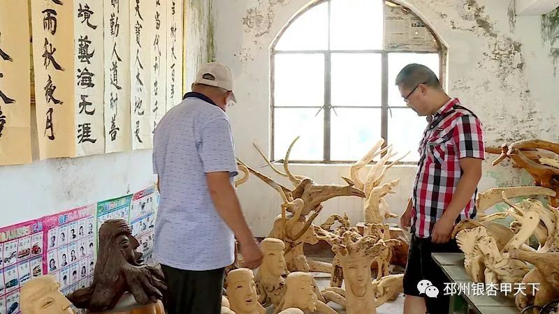 10年雕出百件根雕作品,78岁老翁痴迷根雕18年成美术大师