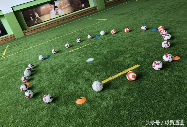 “兄弟，请问汉森贝壳球场怎么走？”