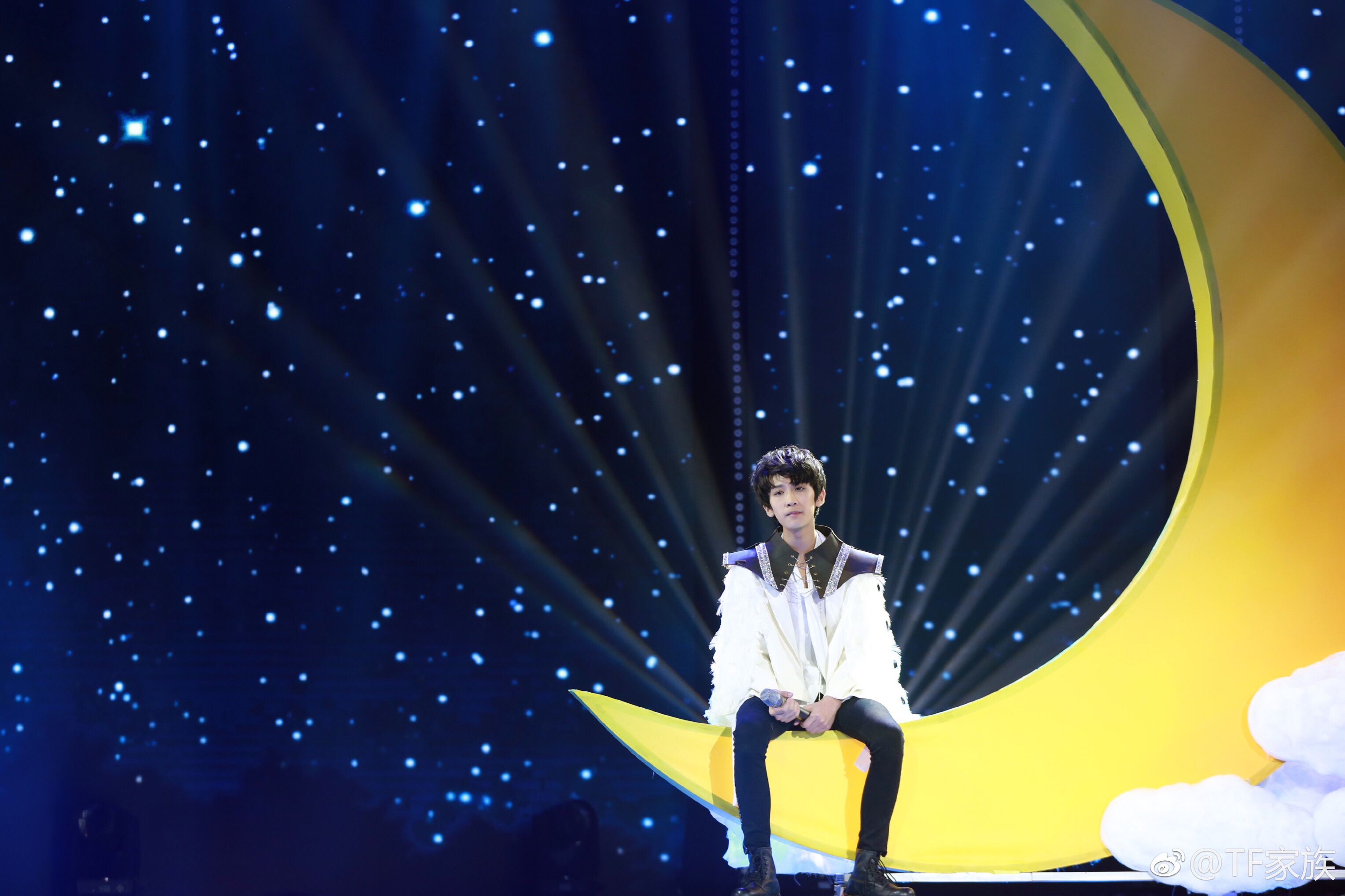 tf瀹舵棌涓変唬璇勪环鏄撶儕鍗冪幒,tfboys涓轰粈涔堝彧鏈夋槗鐑婂崈鐜哄彂灞曞ソ