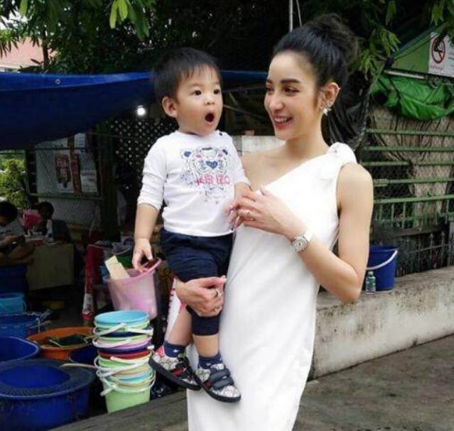 4组泰剧圈同英文的明星，“撞名字”谁更尴尬？