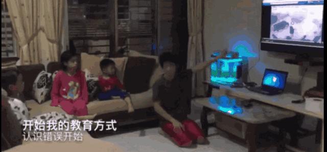 一段视频看哭了无数孩子,一个男孩跪地大哭的视频