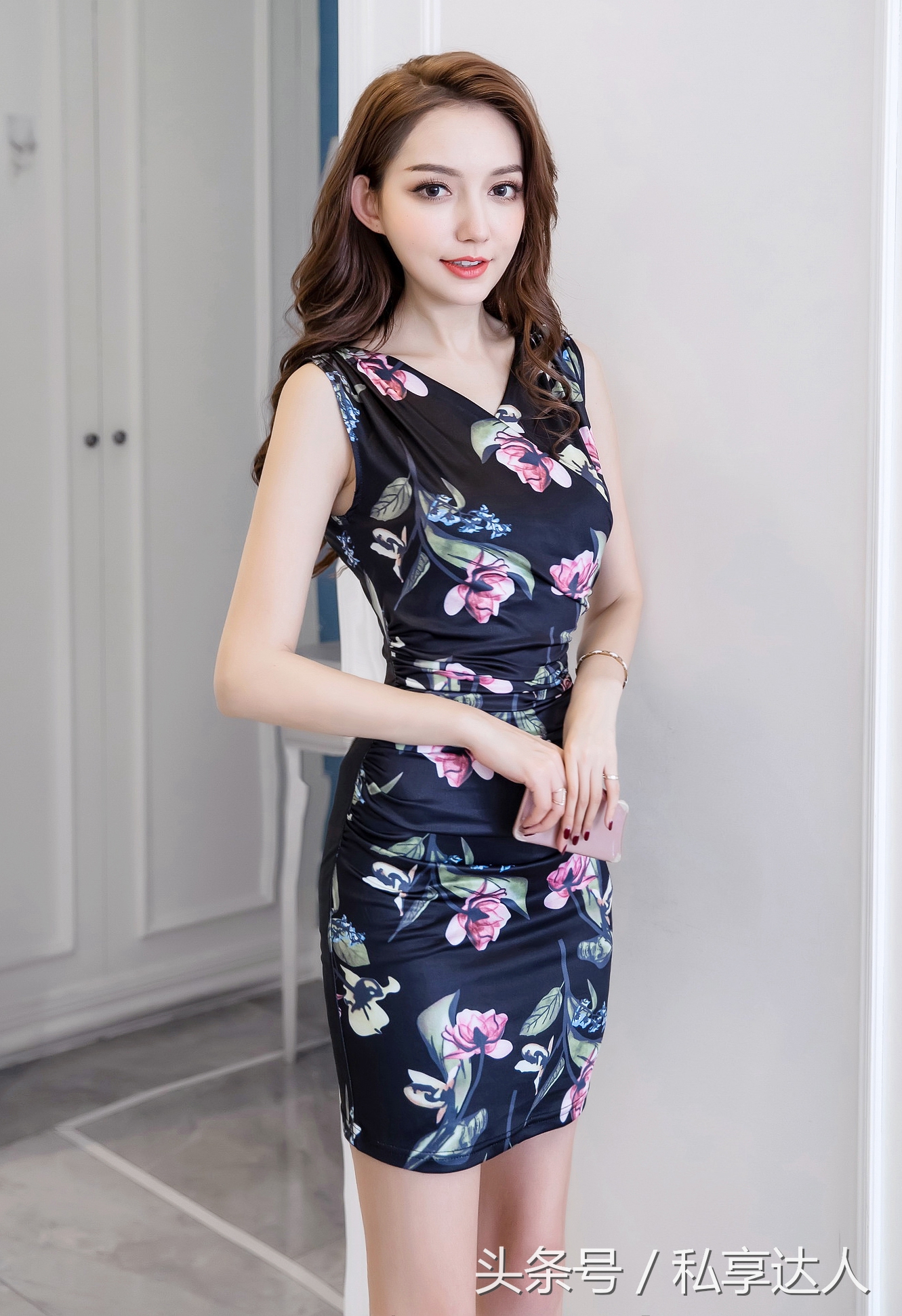 法式紧身包臀裙,夜店女王范穿搭推荐包臀连衣裙