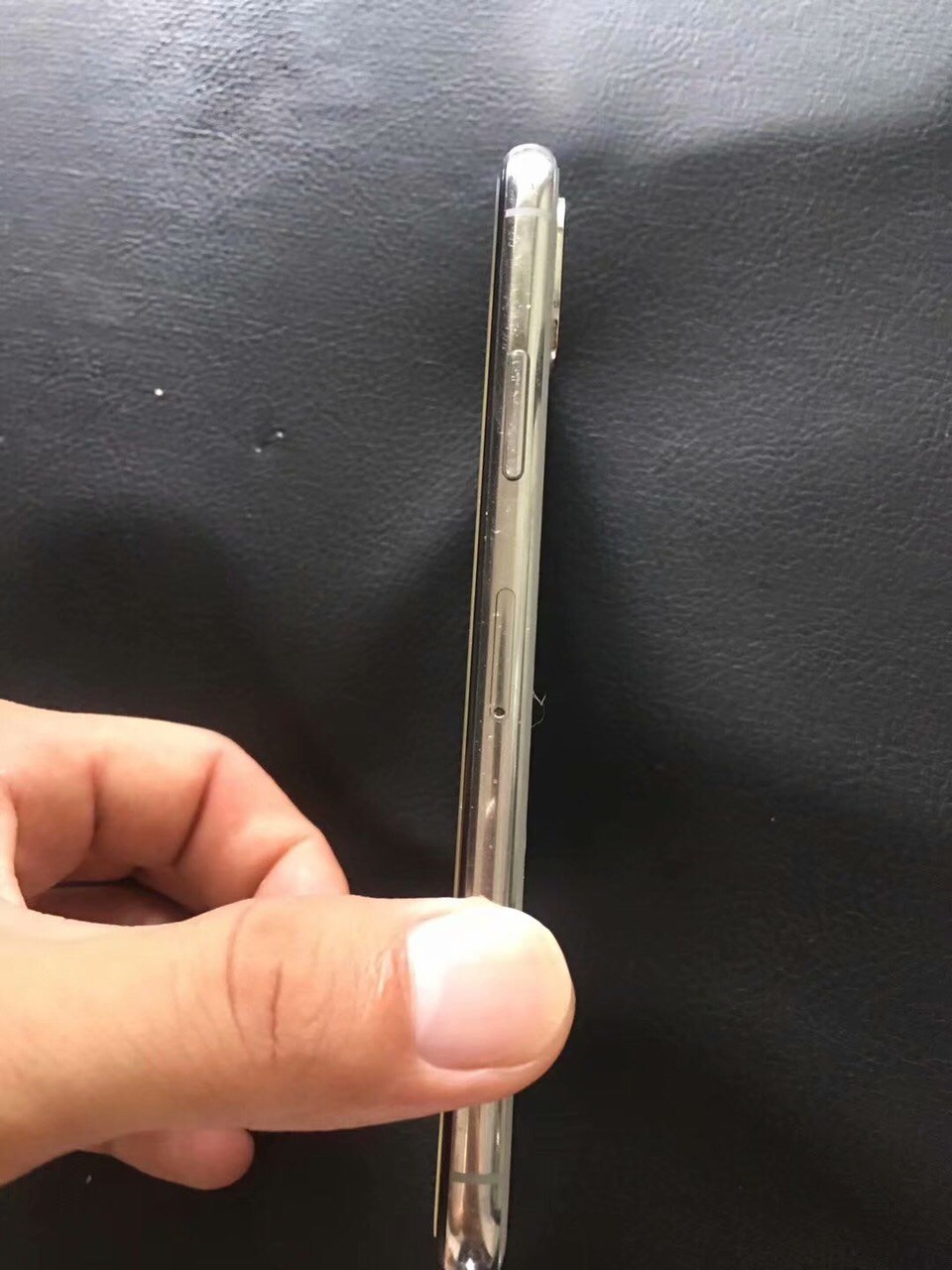 iphonex屏幕有划痕能卖多少,iphonex屏幕有破损多少钱