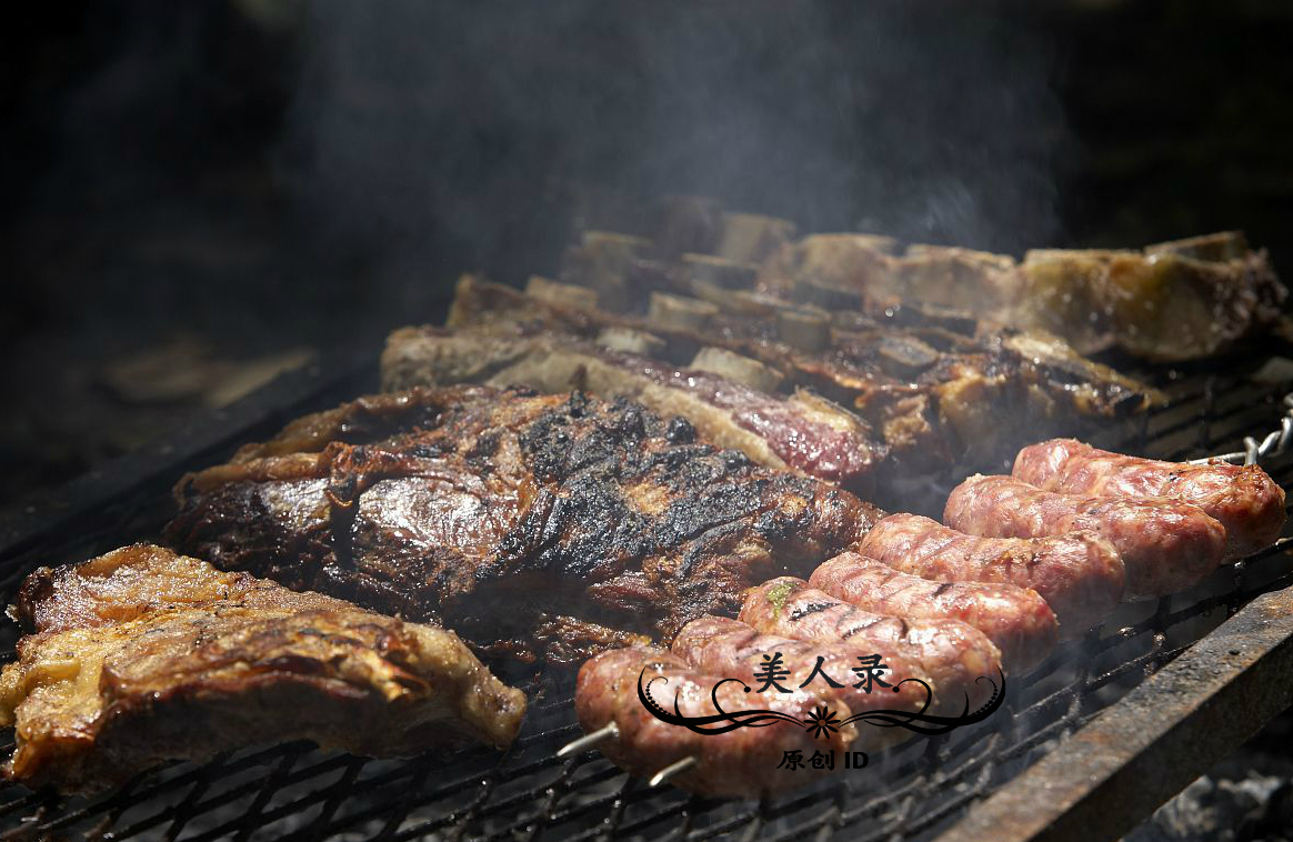 梅西踢球的那些愤怒时刻,梅西踢球就像球粘在脚上