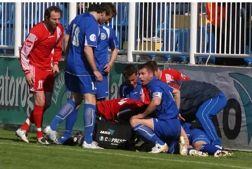 当克罗地亚门将脱下衣服，全世界为之动容……