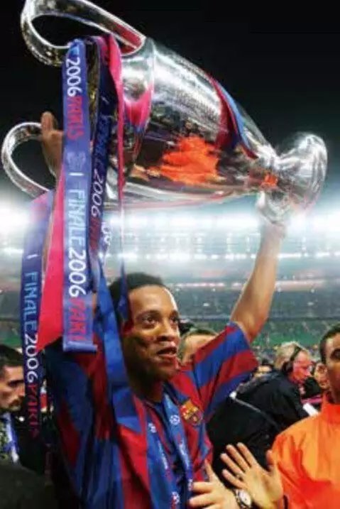 球场精灵罗纳尔迪尼奥最近现状,桑巴精灵罗纳尔迪尼奥彩虹过人