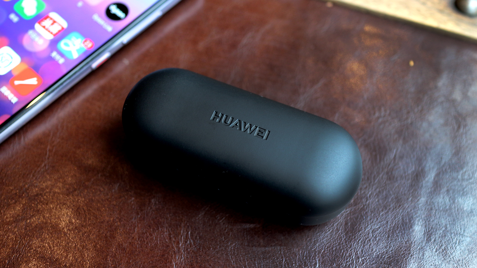 freebudspro3降噪对比airpodspro3,华为耳机freebuds4对苹果airpods3