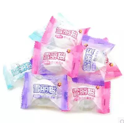 一块钱就能买到超级好吃的小零食,随便就能买到的零食