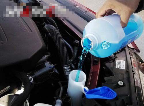 汽车玻璃水添加的注意事项有哪些,如何正确选用汽车玻璃水