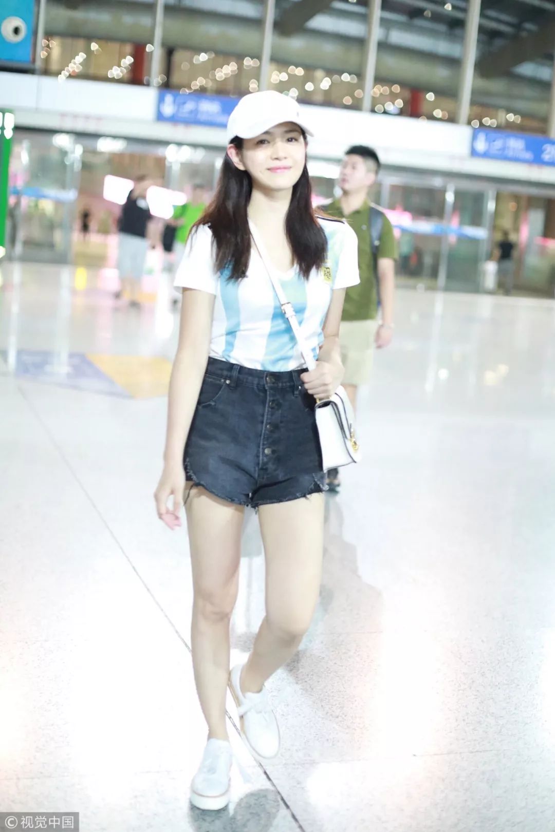 球场上如何穿球衣好看,怎样才能将球衣穿出帅气的感觉