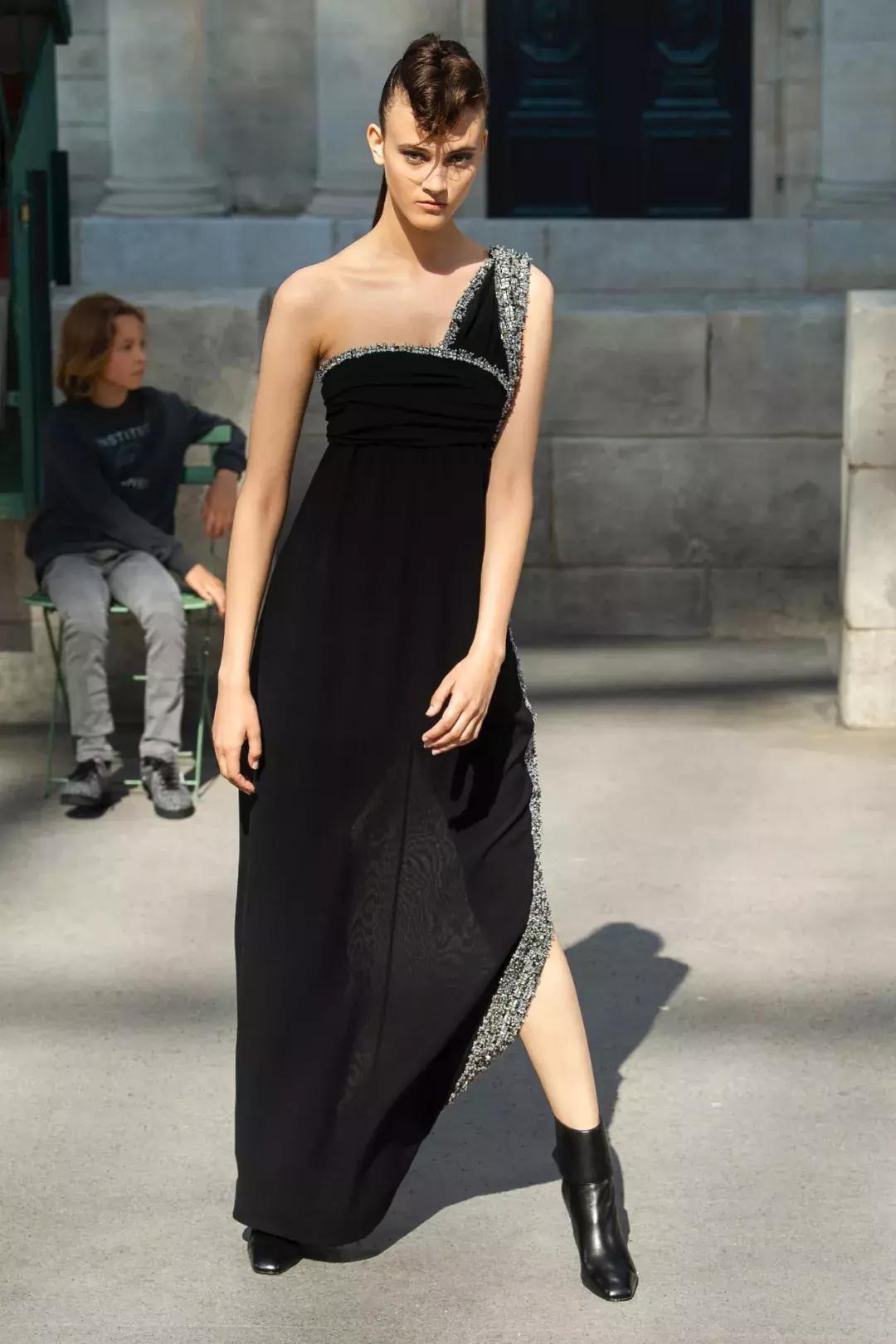 章子怡惊艳摩纳哥玫瑰舞会,章子怡无悬念问鼎影后桂冠