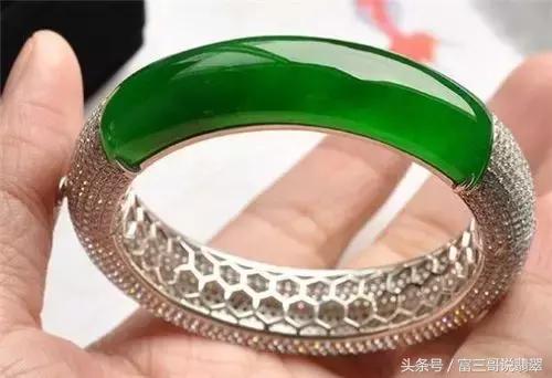 翡翠手镯断了如何处理,翡翠手镯断了怎么办