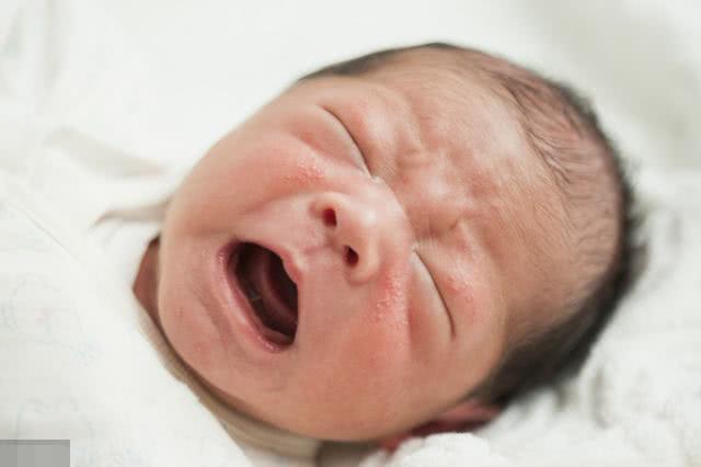 新生婴儿受过惊吓后囟门会塌陷吗,新生婴儿受到惊吓怎么办