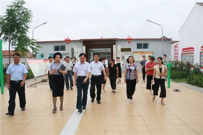 「她之声·聚焦」省扶贫开发基金会理事长于常青一行到柳家村调研