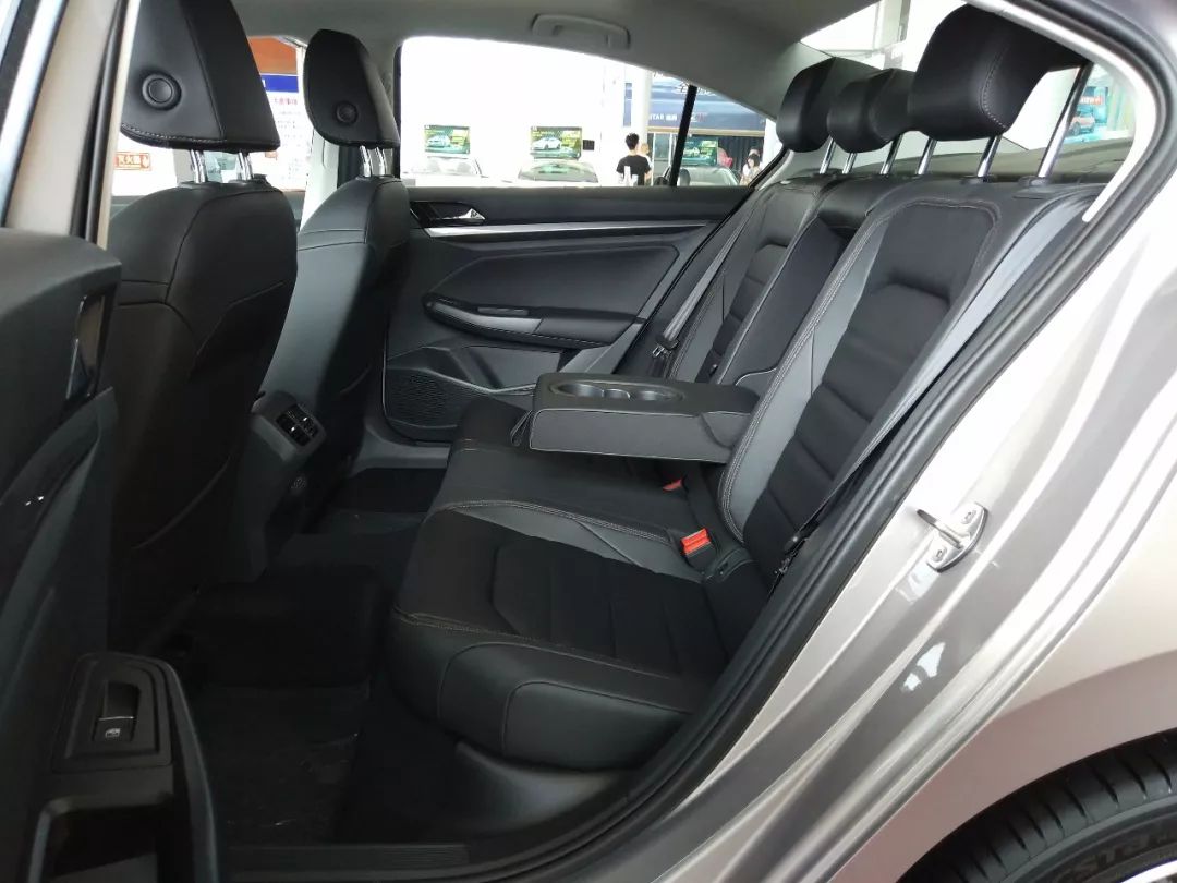 宝来1.4t和速腾1.4t选哪个,1.4t宝来和速腾哪个更值得购买