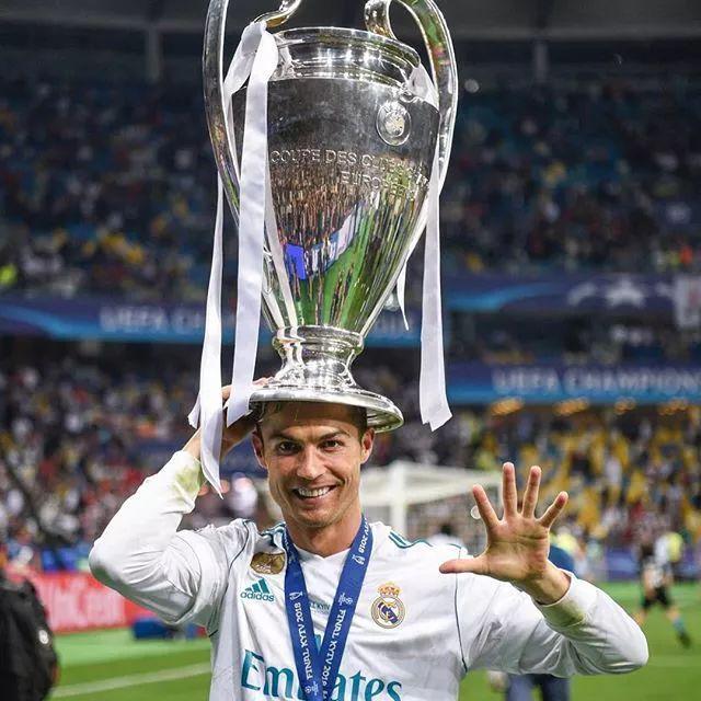 克里斯蒂亚诺罗纳尔多世界第一,克里斯蒂罗纳尔多多斯桑托斯