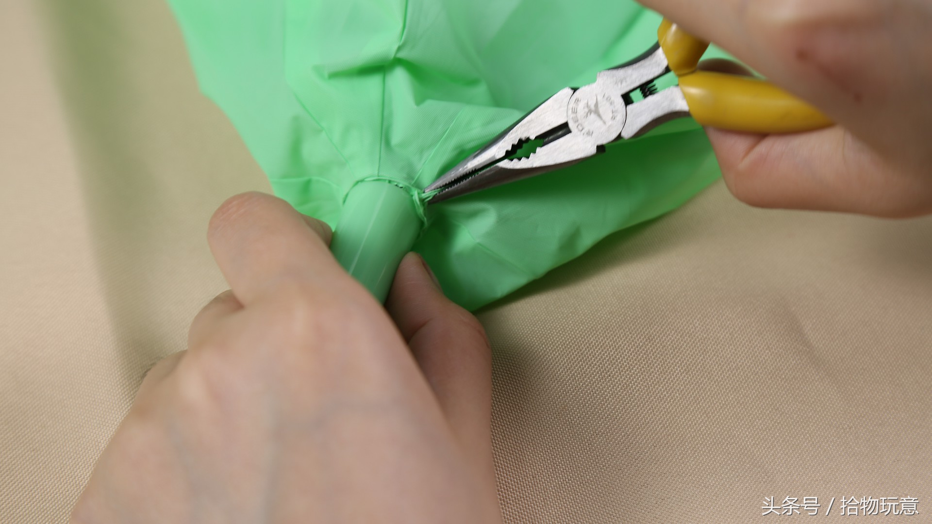 雨伞把掉了还能用吗,家用雨伞坏了怎么办