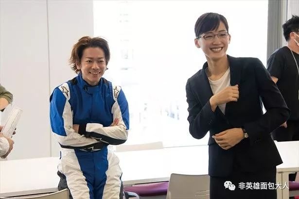 女王爱上男主日漫,女王爱上小伙印度剧