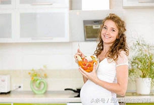 孕期呕吐的食疗方法偏方,孕期呕吐有什么方法缓解