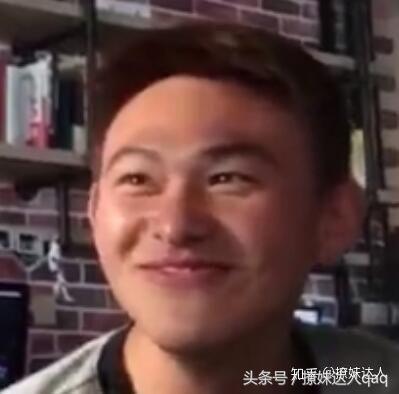 蔡徐坤和迪丽热巴的甜蜜瞬间,蔡徐坤对迪丽热巴说喜欢她