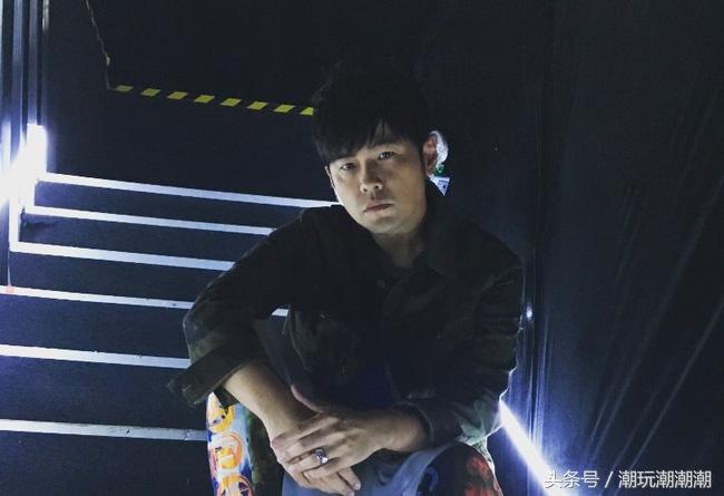 周杰伦上脚全新OWxNike,余文乐的鞋居然是黑人送的!