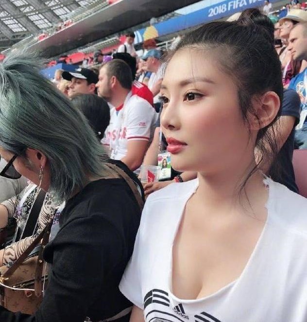 克罗地亚红衣女球迷,克罗地亚女球迷视频