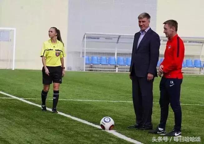足球裁判魔鬼身材,俄罗斯足球裁判伊万诺夫是黑哨吗