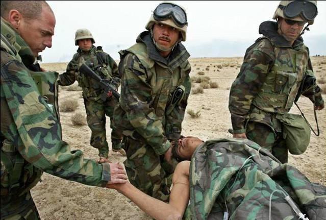 我国制造火了!美国警察买中国防弹衣,身中12枪士兵毫发无伤