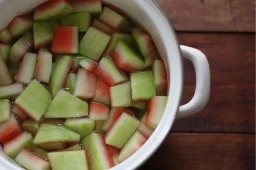 这东西竟是百病克星！中暑、咳嗽、牙疼……全靠它！千万别再扔掉了