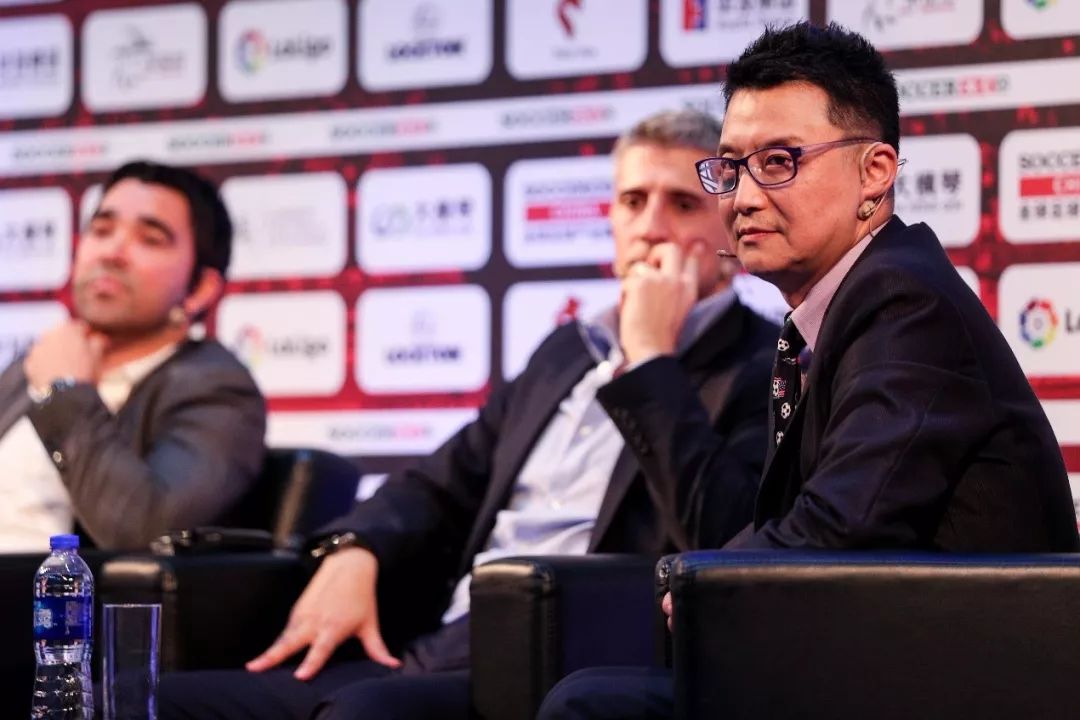 从知名解说员到幕后体育玩家，他说足球不只是比赛，更关乎人生｜中欧人物