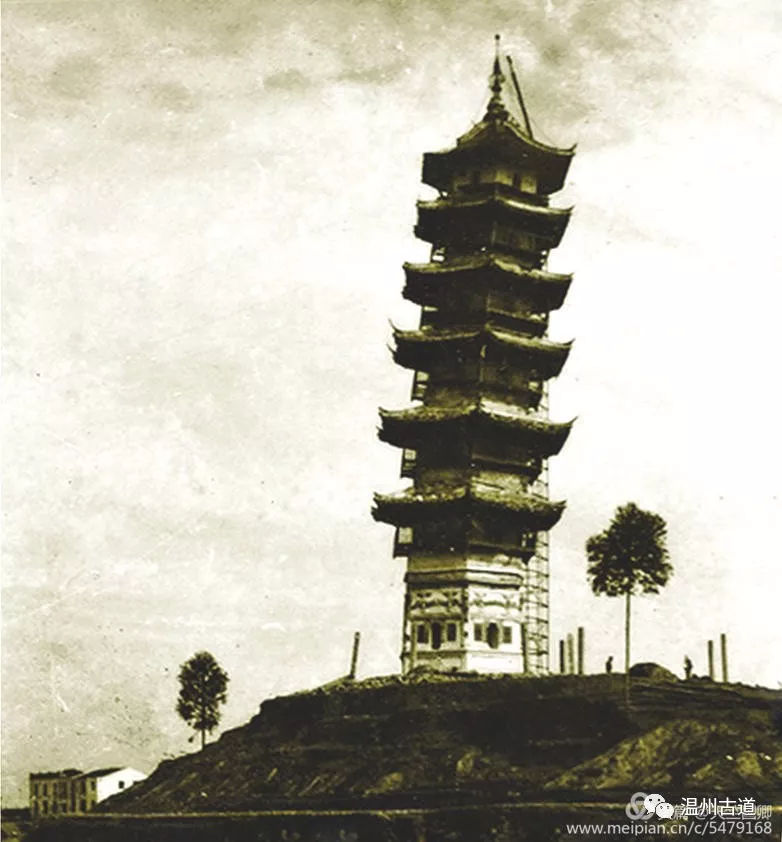 南白象塔全景图,南白象公园