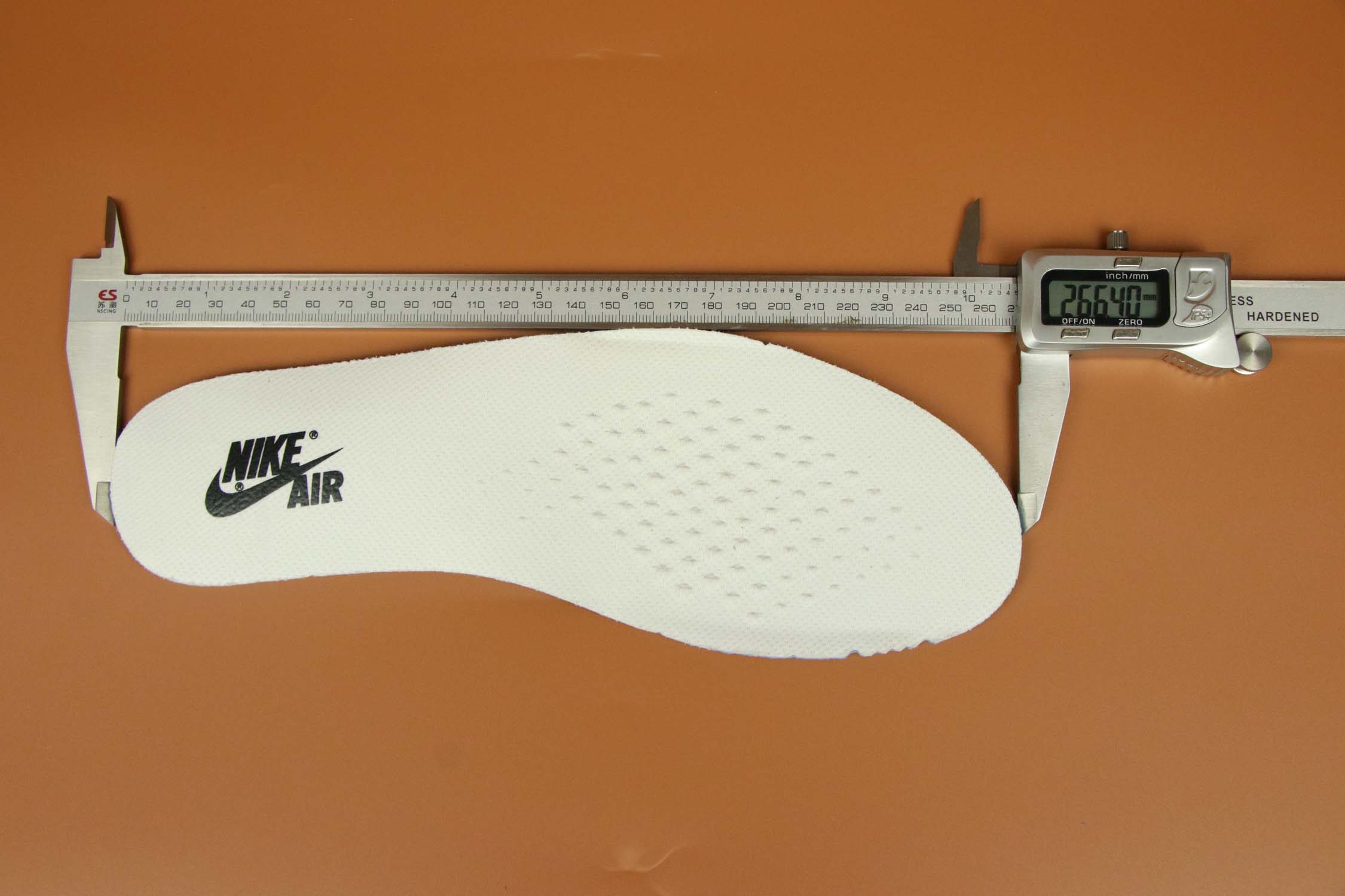 aj球鞋第一款,AJ1球鞋推荐