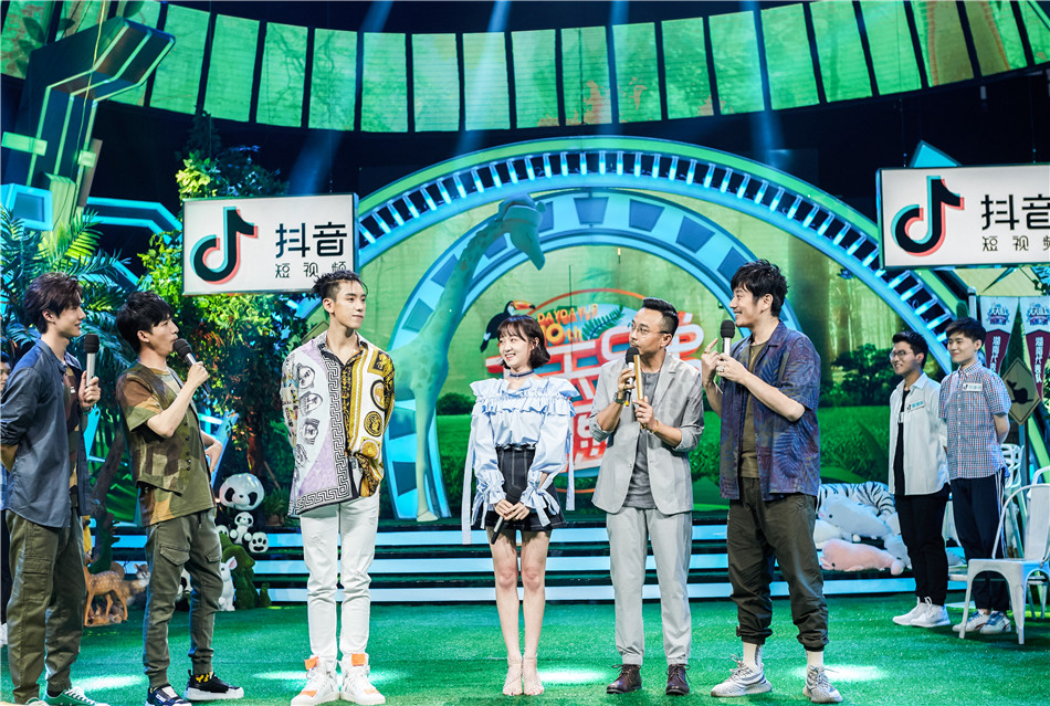 天天向上汪涵接王一博视频,天天向上汪涵回忆王一博搞笑