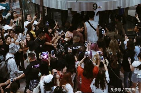 范丞丞离开舞台了吗,范丞丞解散舞台表演