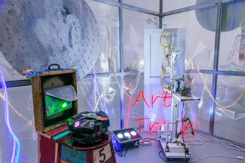 GUCCI出马桶了？纽约爆火的出厂设置展来魔都了，首日就1w人打卡