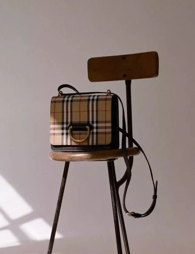 BurberryD-RingBag，下一波话题ItBag诞生？