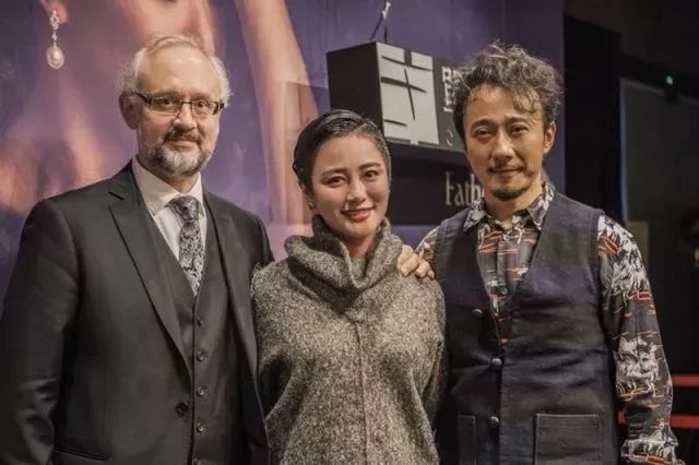 话剧父亲尤雅制作人,赵立新和王刚