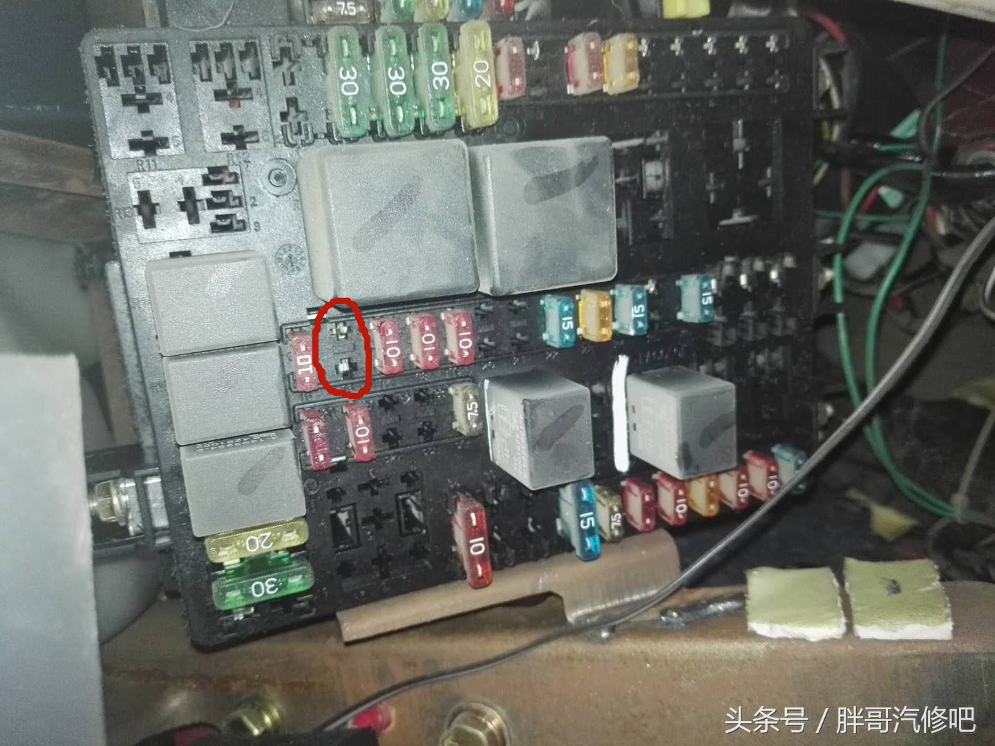 汽车大灯烧近光,汽车大灯开远光总是烧保险