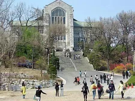 引爆政坛，罢免总统！凭什么它是亚洲第一名门女校？