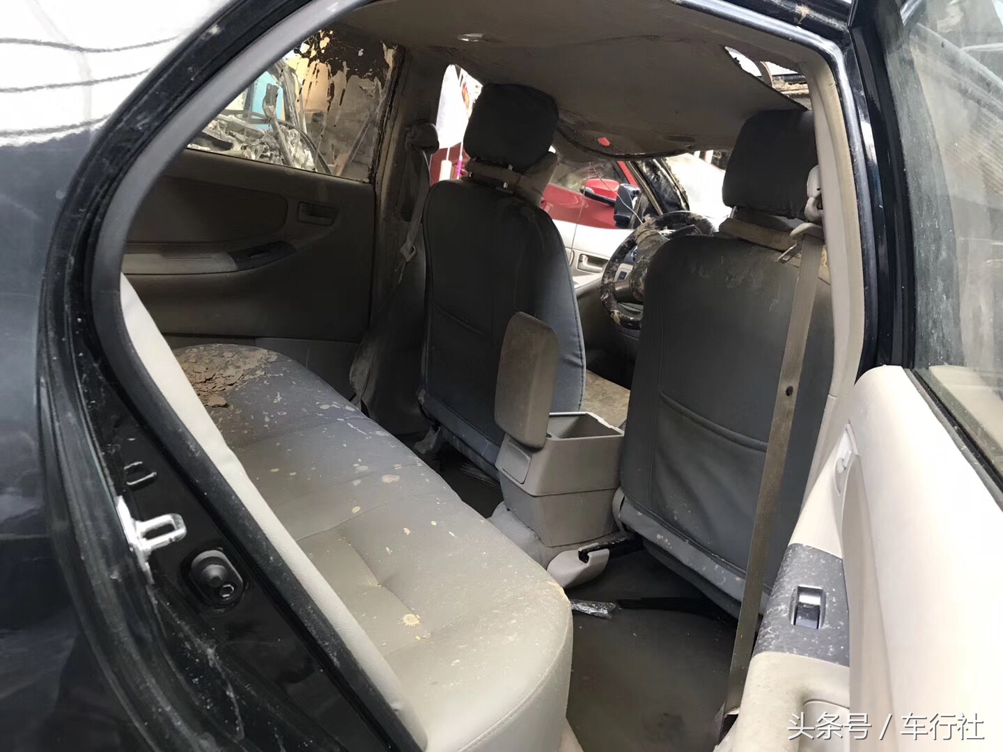 丰田花冠ex前杠拆解,丰田花冠ex拆车件