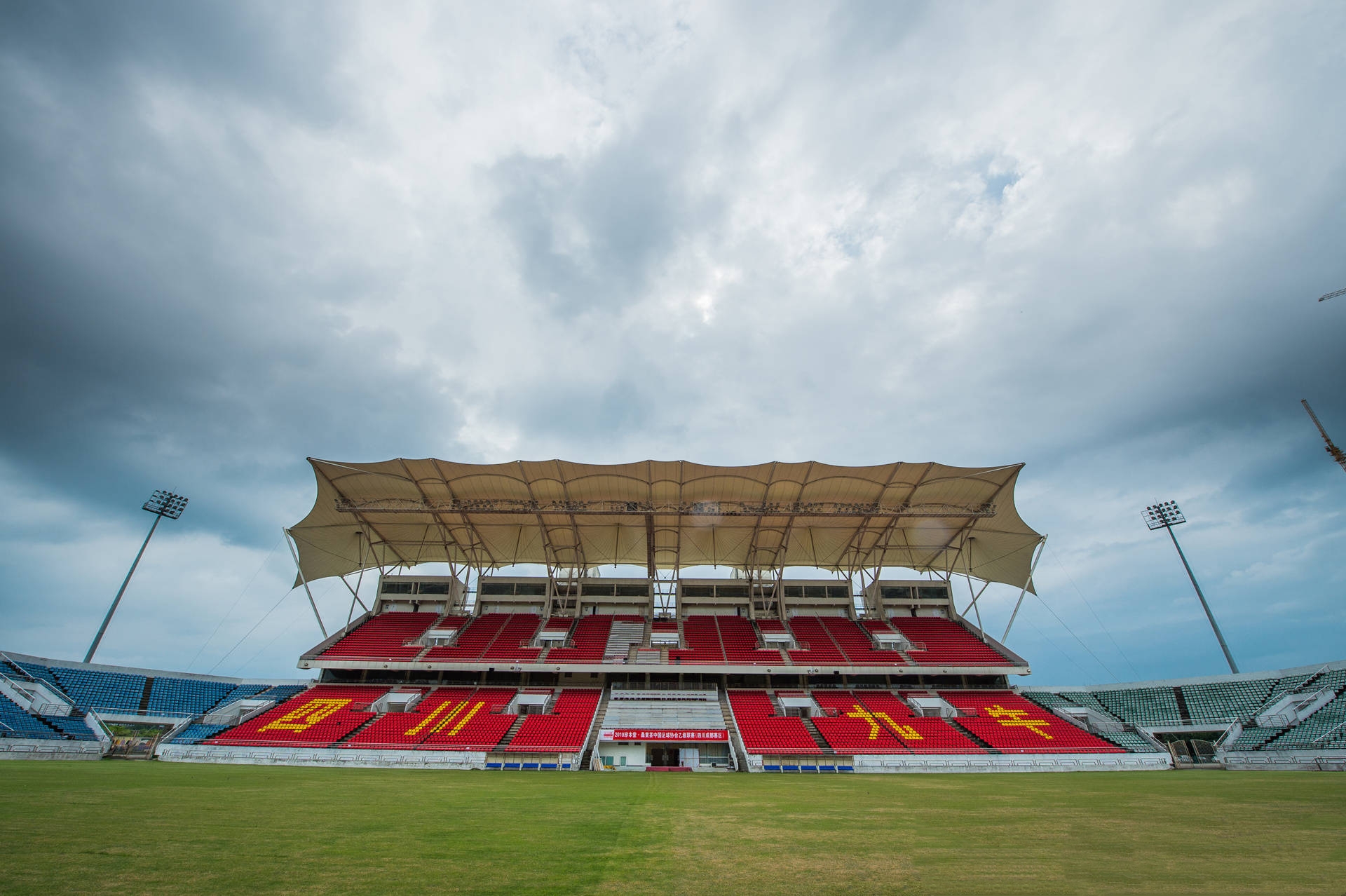 世界顶尖专业足球场,堪比世界杯的足球比赛