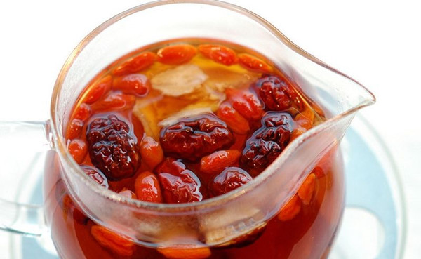 唇周有一圈黑,唇边一圈黑是什么原因