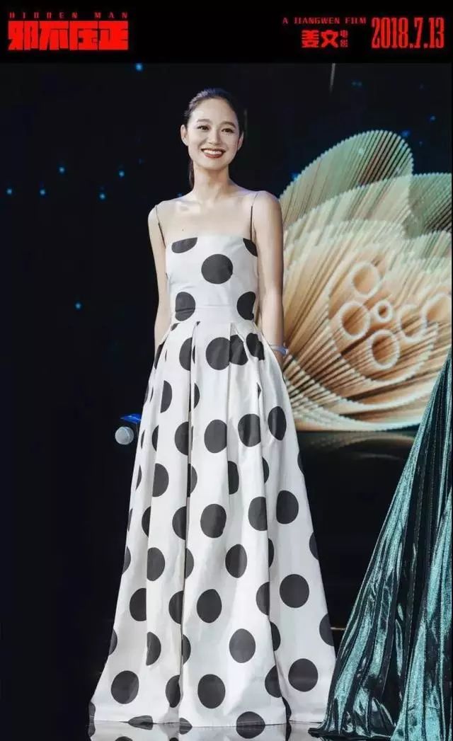 周韵时装采访,高端访谈周韵