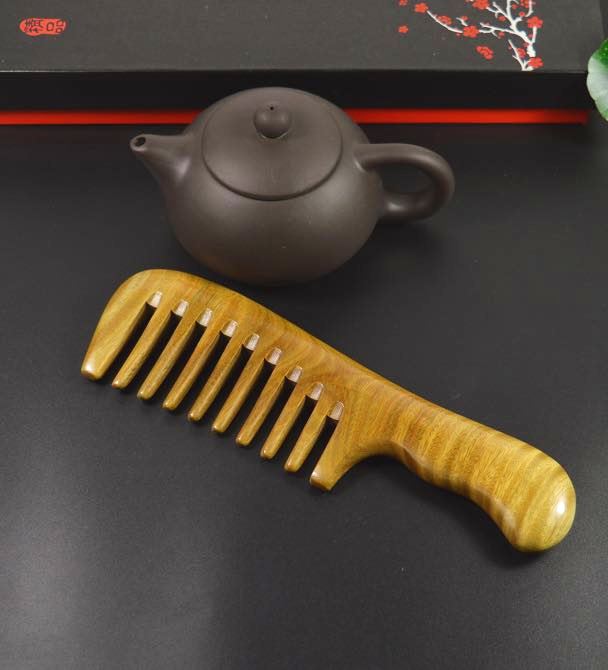 绿檀木如何鉴别真假,金丝檀木和绿檀木哪个梳头更好