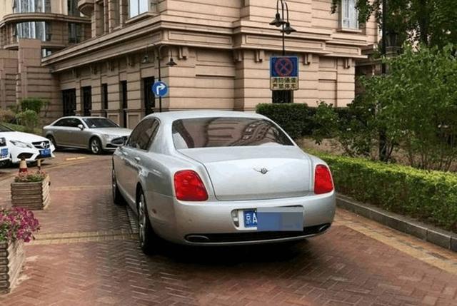 老头开宾利跑滴滴,60岁大爷开劳斯莱斯