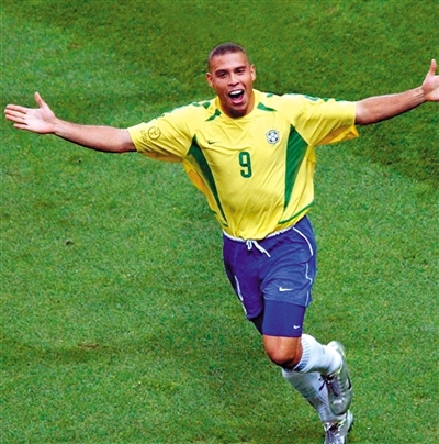 世界杯颁奖金球金靴,世界杯金球奖和金靴奖得主