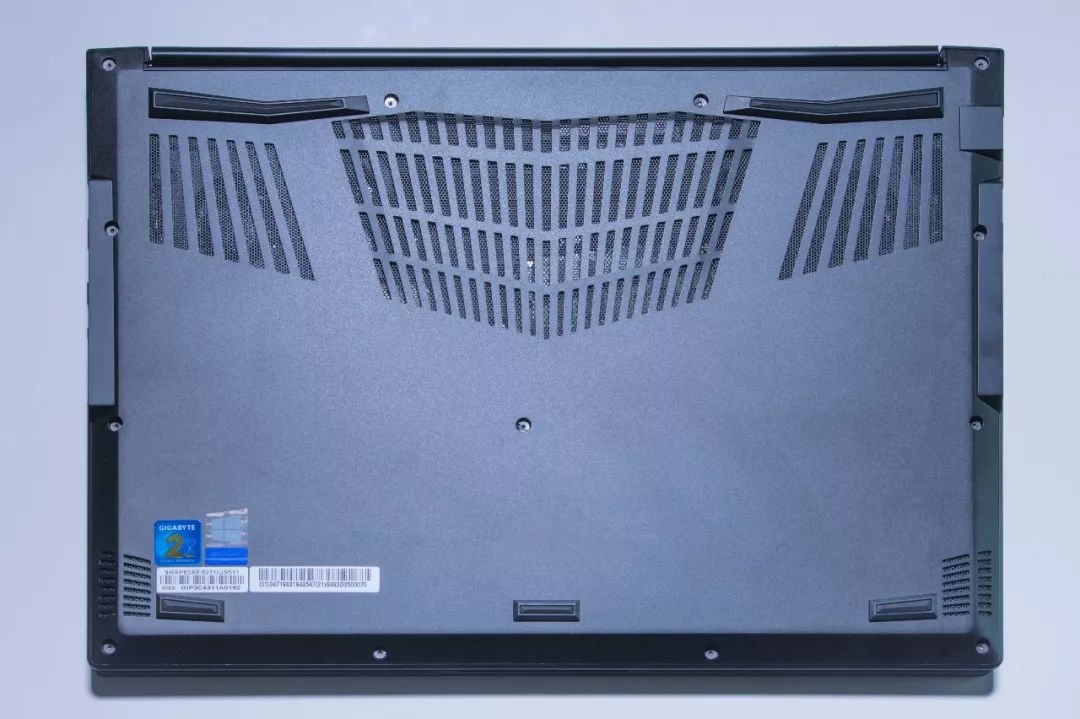 聊一款拥有两块屏幕的顶级游戏本,双十一游戏本