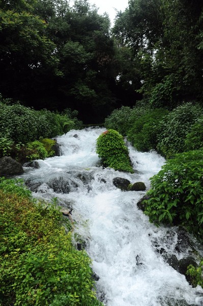 腾冲凤凰宝集泡温泉,腾冲民宿泡温泉推荐